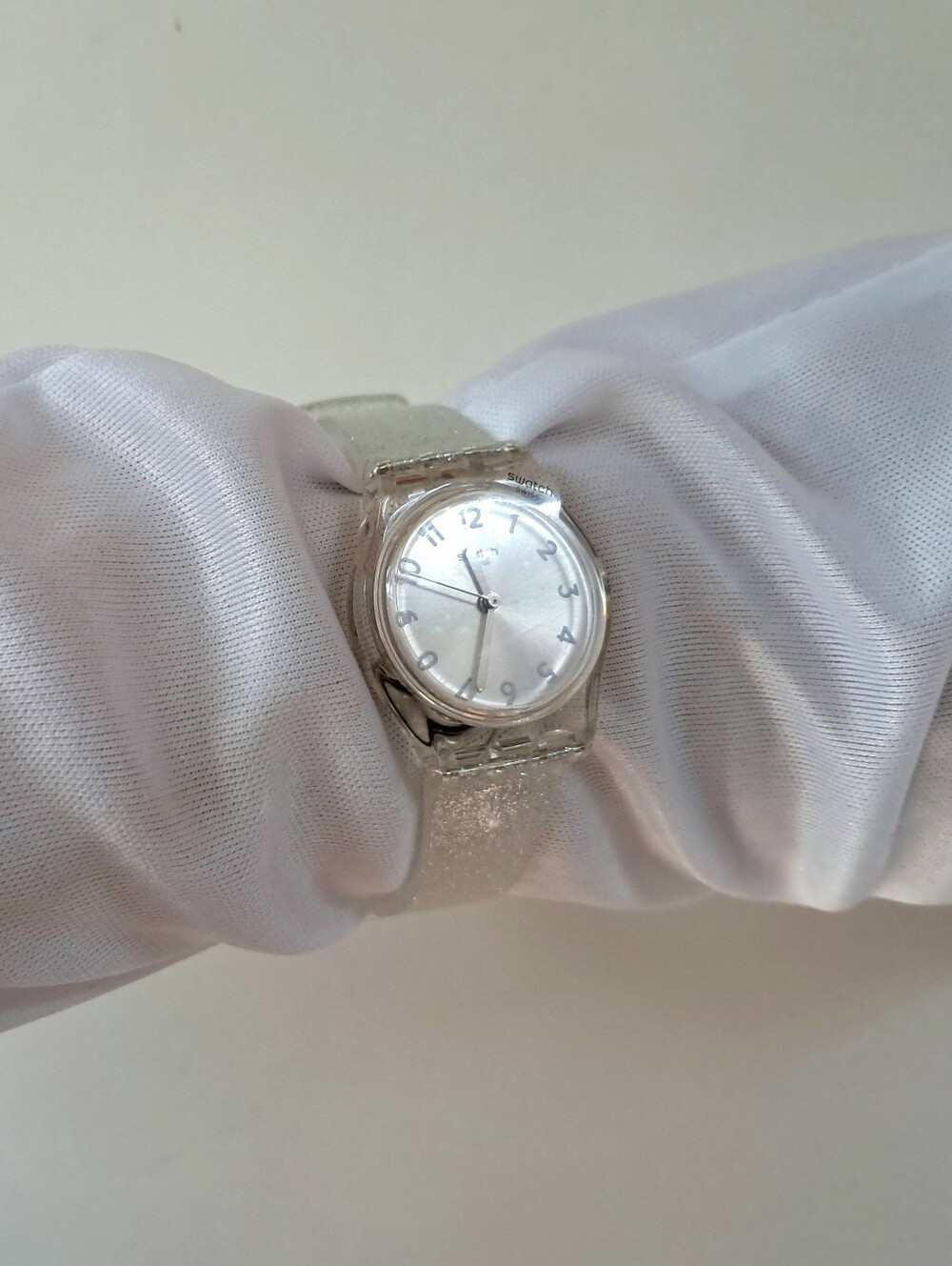 Swatch Quartz Women's Watch NWT Silver Sparkle Clear Polymer Strap Silver Face
